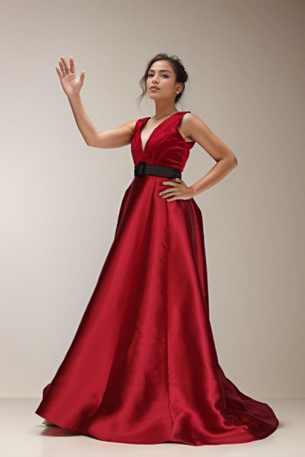 https://www.stylease.co/uploads/products/RNqlzXF6rZ58ytSTDRTJjdOCHE3E7SpH6tkwvbVY.jpg
