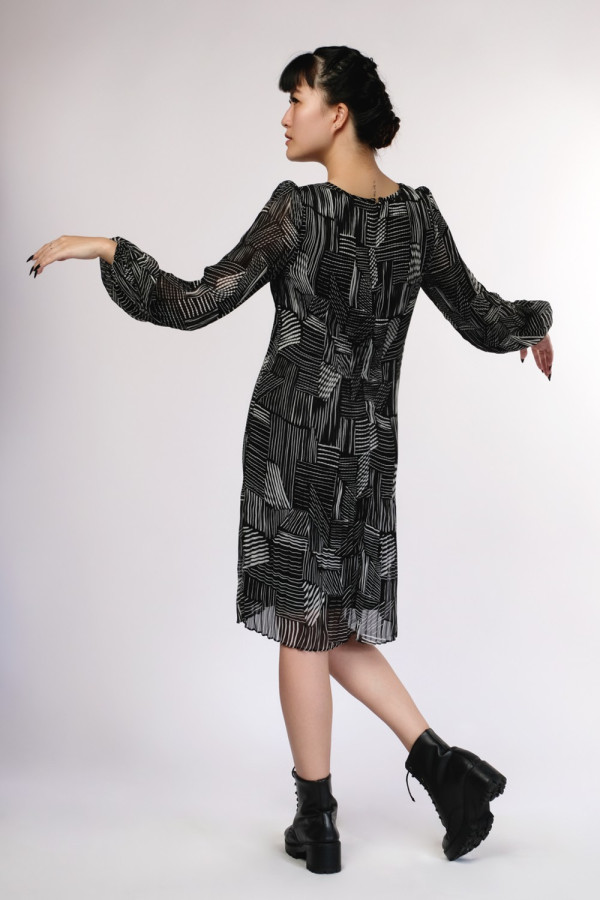 https://www.stylease.co/uploads/products/pC129wG6gDe9Eum5e2YiNJ7A3Lny08DXChQg81xW.jpg